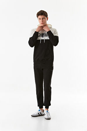 Yazı Nakışlı Kanguru Cepli Kapüşonlu Sweatshirt