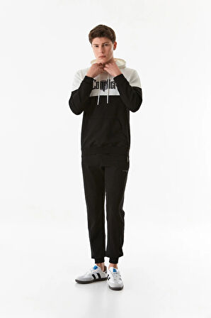 Yazı Nakışlı Kanguru Cepli Kapüşonlu Sweatshirt