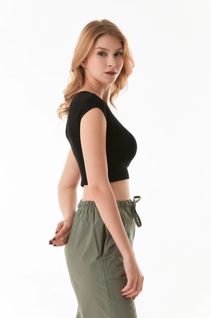 Basic Bisiklet Yaka Crop Tişört