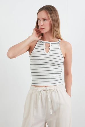 Çizgili Halka Detaylı Halter Yaka Body