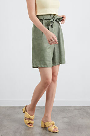 Beli Kuşaklı Cepli Şort