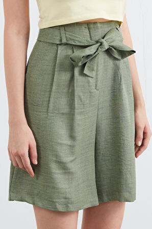 Beli Kuşaklı Cepli Şort