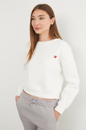 3 İplik Kalp Nakışlı Bisiklet Yaka Sweatshirt