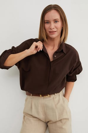 Basic Yırtmaçlı Oversize Gömlek