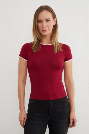 Basic Bisiklet Yaka Biyeli Crop Tişört