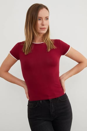 Basic Bisiklet Yaka Biyeli Crop Tişört