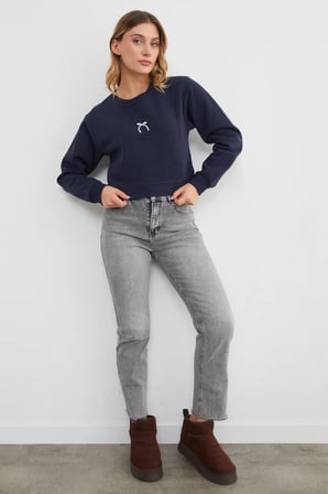 3 İplik Fiyonk Nakışlı Crop Sweatshirt