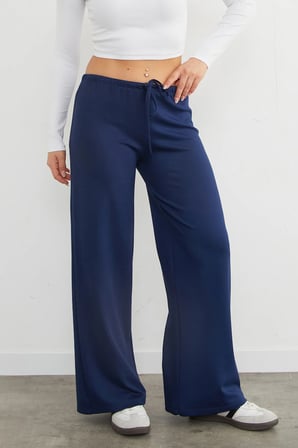 Beli Bağlamalı Bol Paça Modal Pantolon