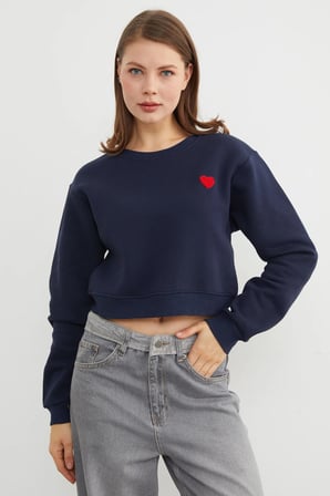 3 İplik Kalp Nakışlı Crop Sweatshirt