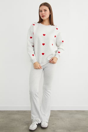 3 İplik Kalp Nakışlı Oversize Sweatshirt