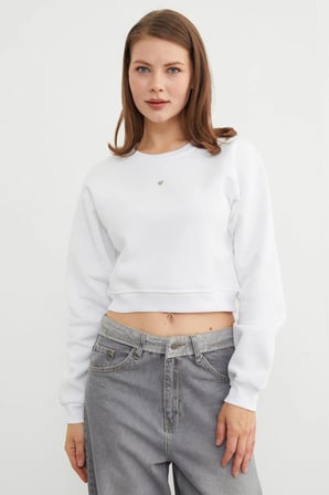 3 İplik Kalp Aksesuarlı Crop Sweatshirt