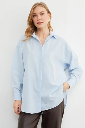 Basic Yırtmaçlı Oversize Gömlek