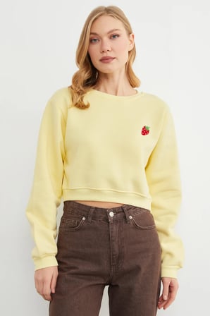 3 İplik Çilek Nakışlı Crop Sweatshirt