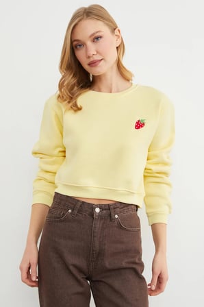 3 İplik Çilek Nakışlı Crop Sweatshirt