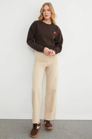 3 İplik Çilek Nakışlı Crop Sweatshirt