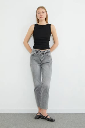 Yüksek Bel Mom Fit Jean
