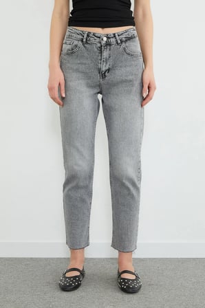 Yüksek Bel Mom Fit Jean