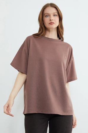 Metal Aksesuarlı Bisiklet Yaka Oversize Tişört