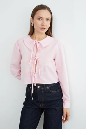 Önden Bağlamalı Bebe Yaka Crop Bluz