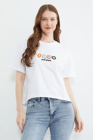 Meyve Nakışlı Yırtmaçlı Oversize Tişört