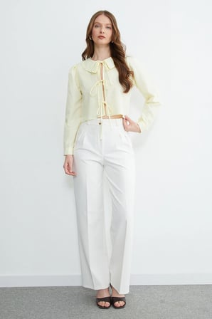 Önden Bağlamalı Bebe Yaka Crop Bluz