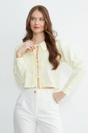 Önden Bağlamalı Bebe Yaka Crop Bluz