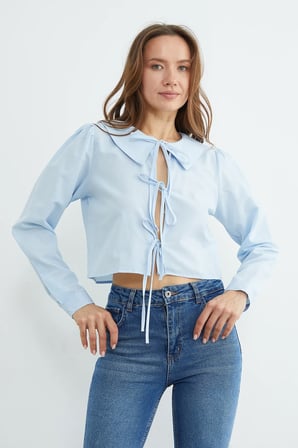 Önden Bağlamalı Bebe Yaka Crop Bluz