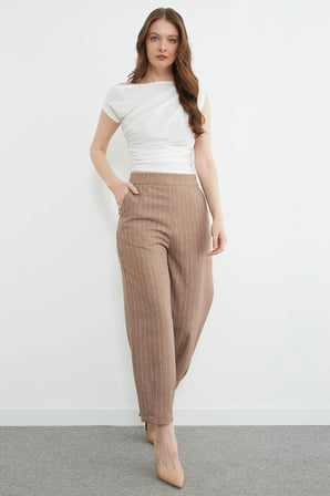 Çizgili Fermuarlı Pensli Cepli Pantolon