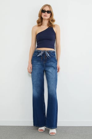 Kemer Detaylı Yüksek Bel Jean