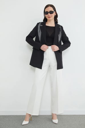 Fular Detaylı Omuz Vatkalı Blazer Ceket