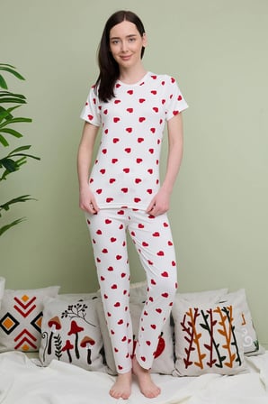 Büyük Kalpli Desenli Bisiklet Yaka Kısa Kollu Pijama Takımı