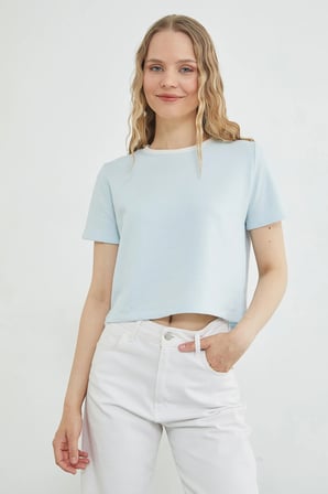 Basic Ribana Yaka Mevsimlik Crop Tişört