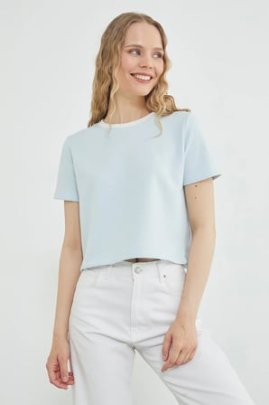 Basic Ribana Yaka Mevsimlik Crop Tişört
