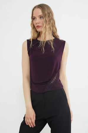 Dantel Detaylı Kayık Yaka Slim Fit Bluz