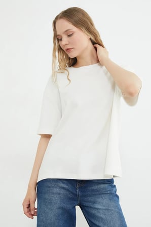 Transparan Kelebek Nakışlı Oversize Tişört