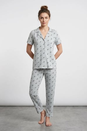 Yaprak Ve Çizgi Desenli Gömlek Yaka Düğmeli Pijama Takımı