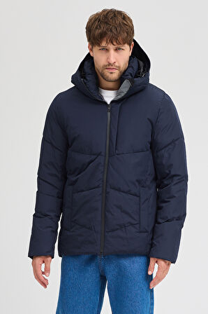 Erkek Kapuşonlu Mont 950