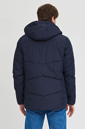 Erkek Kapuşonlu Mont 950