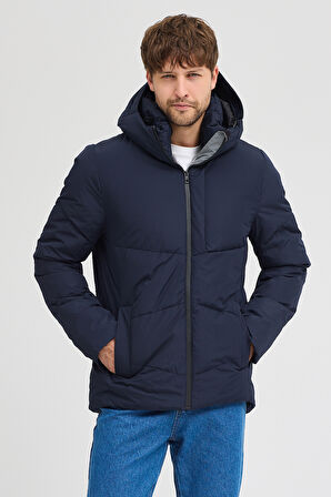 Erkek Kapuşonlu Mont 950