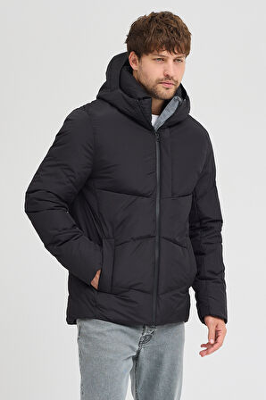 Erkek Kapuşonlu Mont 950