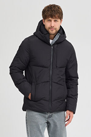 Erkek Kapuşonlu Mont 950