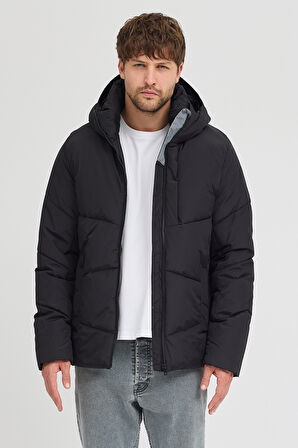 Erkek Kapuşonlu Mont 950