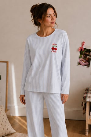 Kadın Pamuklu Uzun Kollu Kiraz Baskılı Çizgili Pijama Takımı