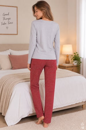 Kadın Çizgili Desenli Kedi Baskılı Pijama Takımı