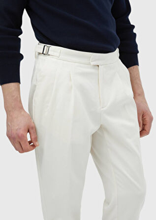 Ekru Düz Dokuma Carrot Fit Casual Pamuk Karışımlı Pantolon