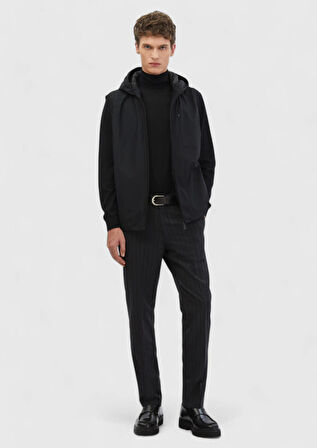 Siyah Regular Fit Kapüşonlu Casual Dokuma Spor Yelek