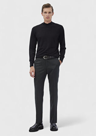 Siyah Bato Yaka Düz Örgü Yün Karışımlı Triko Kazak