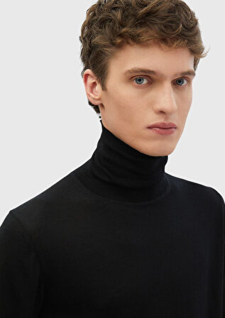 Siyah Tam Balıkçı Yaka Düz Örgü İpek Karışımlı Triko Kazak