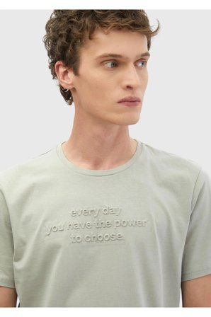 Açık Gri Baskılı Bisiklet Yaka %100 Pamuk T-Shirt