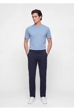 Lacivert Düz Dokuma Slim Fit Casual Pamuk Karışımlı Pantolon